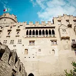 Goldensuitesitaly I 1 & Garage Privato Daire