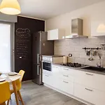 Goldensuitesitaly I 1 & Garage Privato Trento