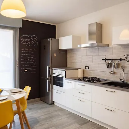 Goldensuitesitaly I 1 & Garage Privato טרנטו